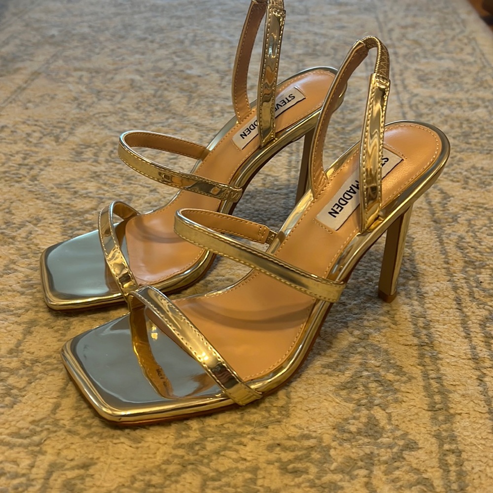 Steve Madden Gold Heels Size 6.5